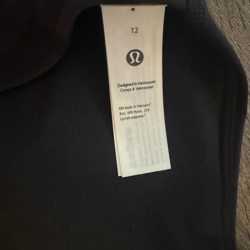 Lululemon Black Camouflage Energy Longline Sports Bra. Size 12. - Picture 8 of 15
